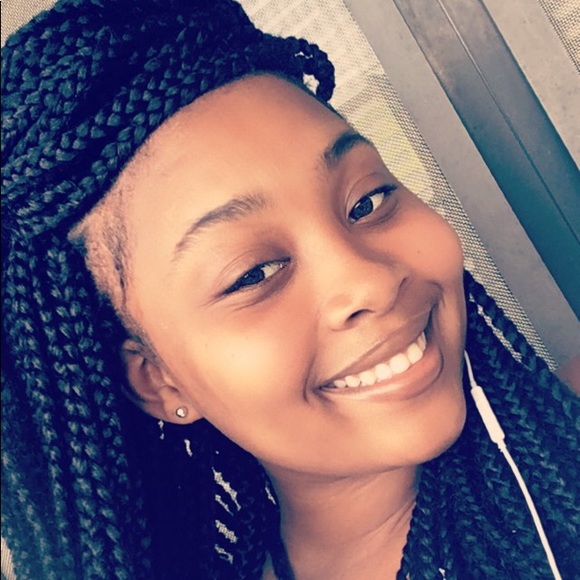 Meet your Posher, Shalaiah - Picture 1 of 1